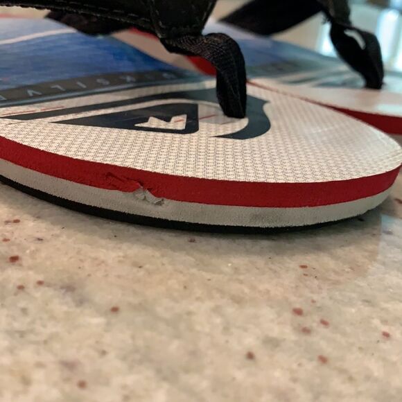 Boys Quicksilver Flip Flops sz4 - Picture 3 of 4